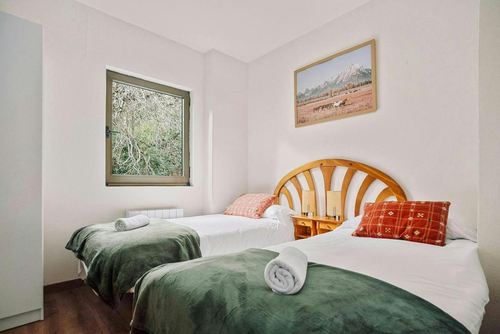 La Casita Del Arbol Wifismarttvgarajevistas Apartment Sallent De Gallego